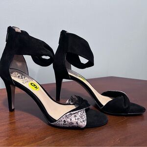 Vince Camuto Camden snake embossed and suded black leather Heels size 9